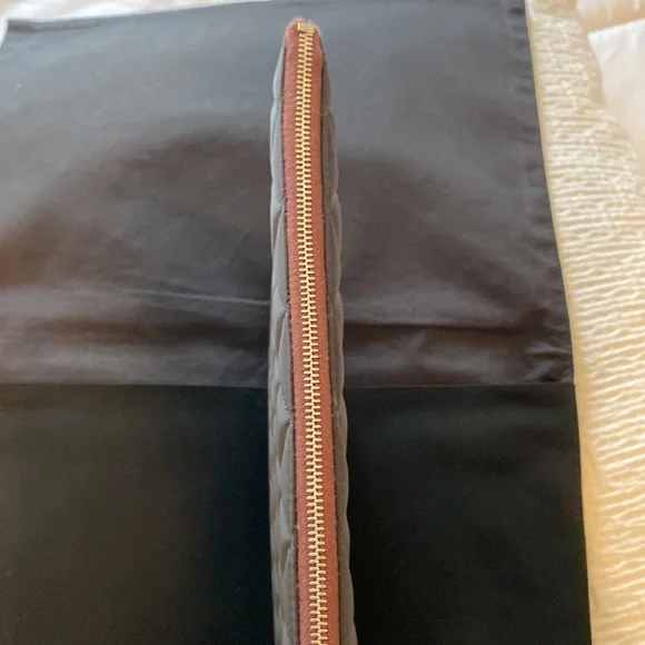 CHANEL Black Quilted Cosmetic Bag - Picture 8 of 16